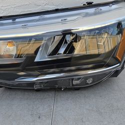 Volkswagen Taos Headlights 