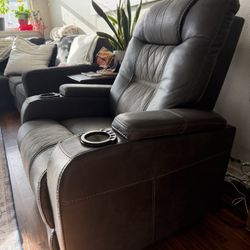Ashley Yandel-Saddle Recliner Power Lift Recliner