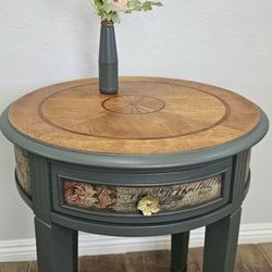 Round Side Table/End Table/Inlaid Centerpiece Top/with Drawer/Decorative Metal End Feet/Guéridon table/