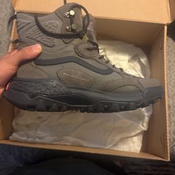 Vans Hike Boots