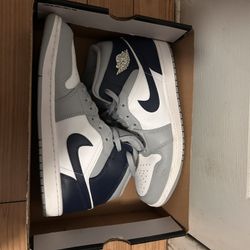 Jordan 1 Mid 
