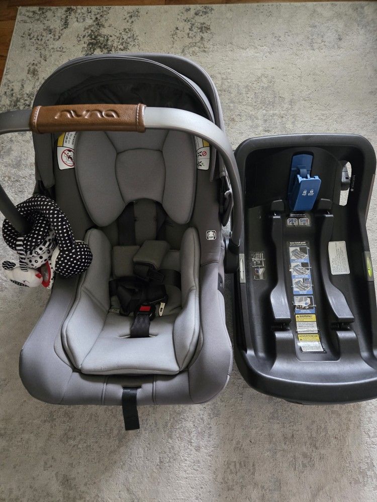 Nuna Lite LX car seat + extra base