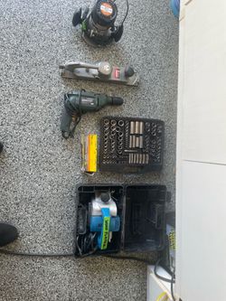 Power tools & sockets
