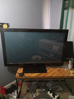 Tv 📺 with android tv box on the side
