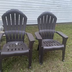 2 Big Lawn Chairs 