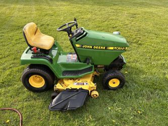 John Deere LX173 Riding Mower