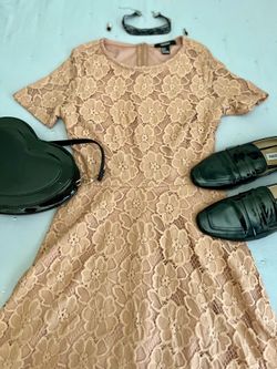 Tan floral lace dress 🤍