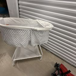 Soothing Dreams Bassinet