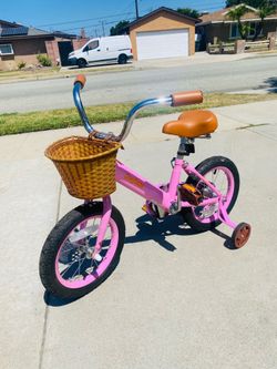 Girls Bike.    See description.