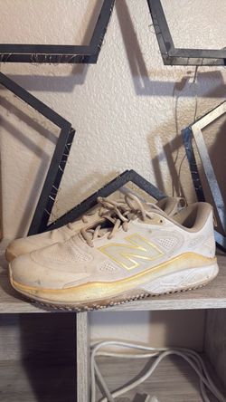 New Balance Turf Cleats Size 8.5 Men
