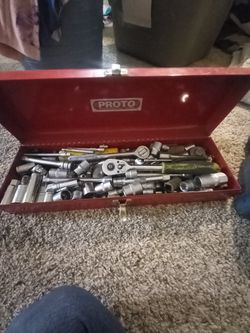 Big Lot Of Different Ssize Sockets And Extentions With A Toolbox 