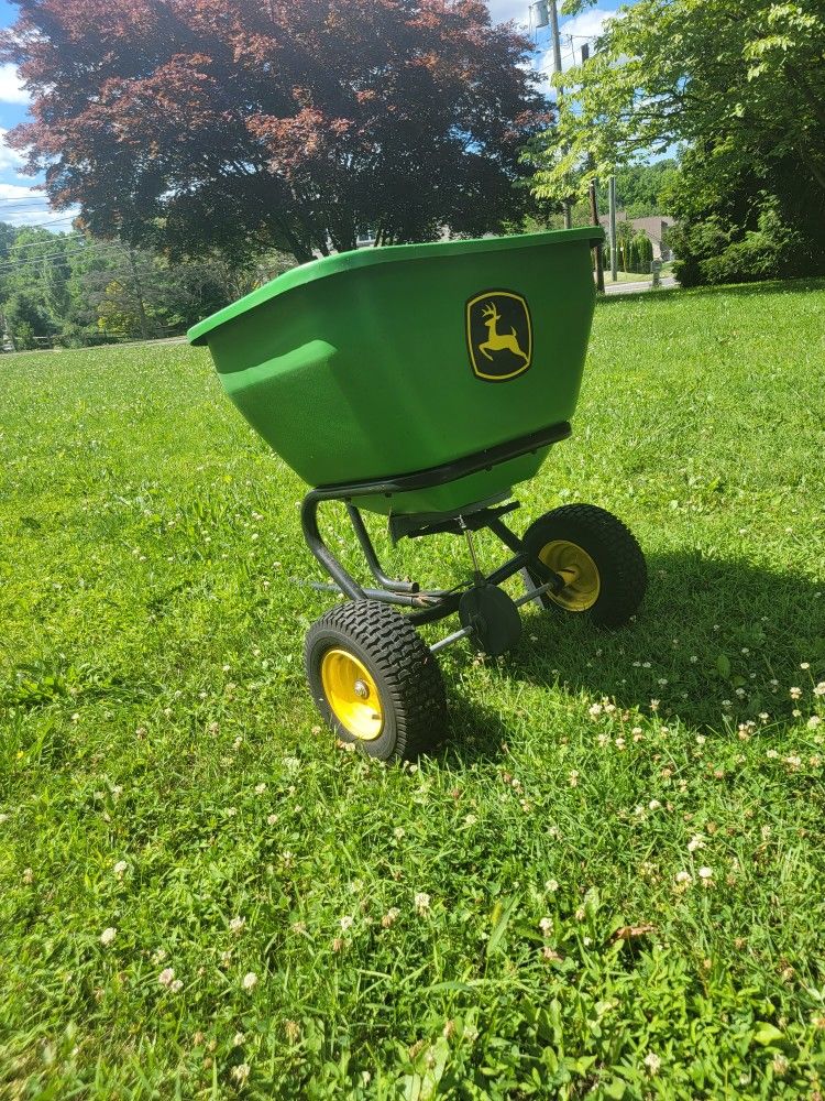 John Deere Spreader