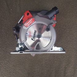 Milwaukee m18 fuel saw 6 1/2 