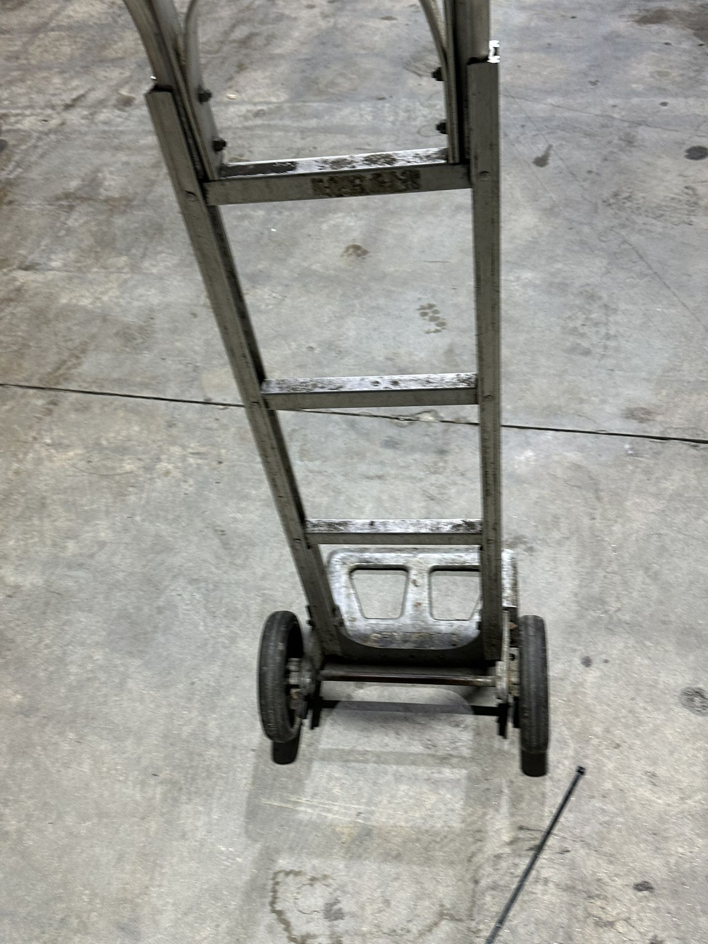 Hand Truck/Two Wheel Dolly 
