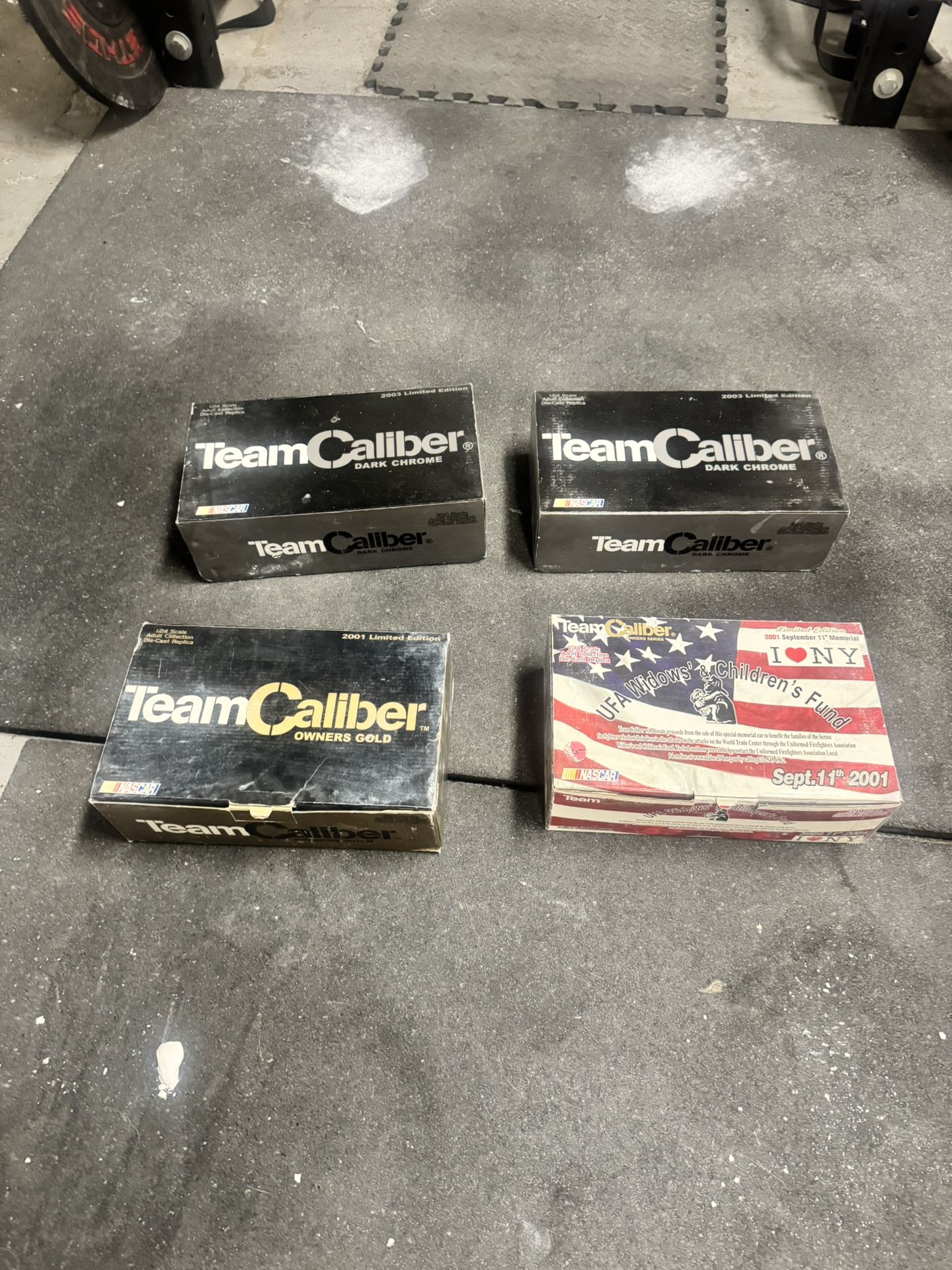 NASCAR 1-24 Scale Cars 