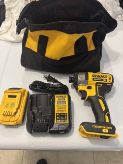 DEWALT 20V XR Impact Driver, Brushless, 3-Speed, 1/4-Inch with 2AH battery, charger and bag 2025