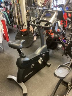 Life Fitness C3 Lifecycle Upright Exercise Bike