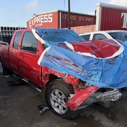 2013 GMC SIERRA IN FOR PARTS!