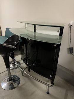 Glass bar with 3 stools