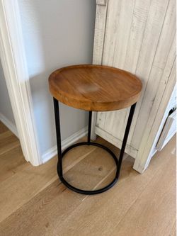 Mid century modern side/end table