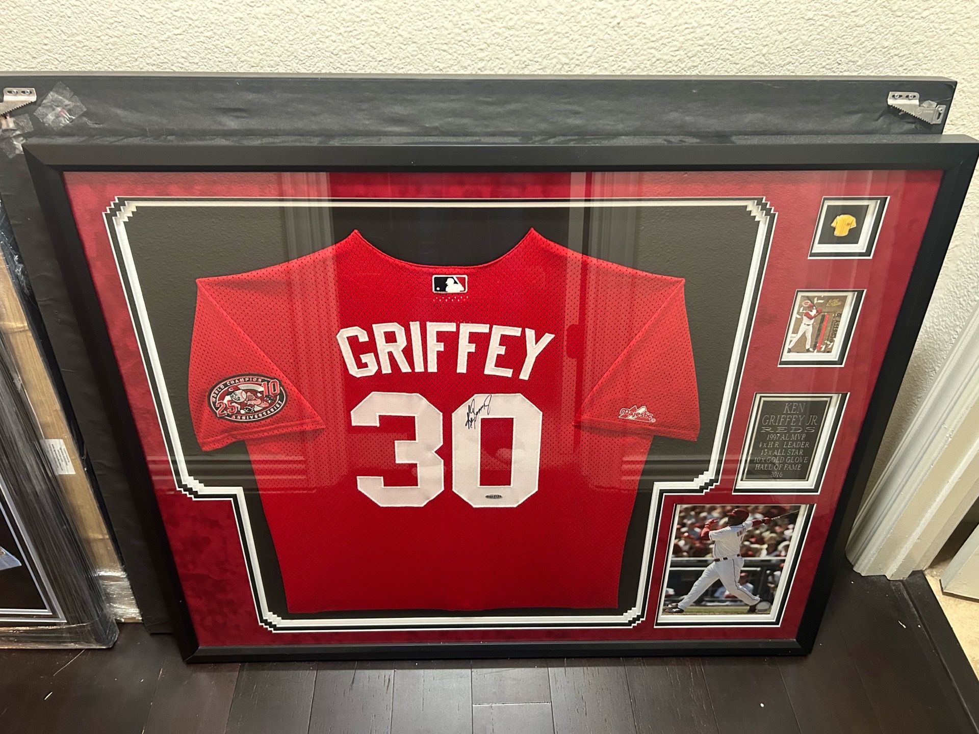 Ken Griffey Jr signed Cincinnati Reds jersey Upperdeck/ Beckett