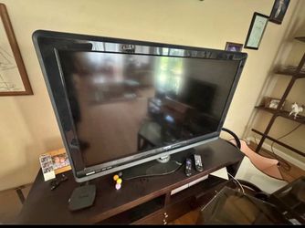 46" Sceptre 1080p HD TV + Roku & Remote
