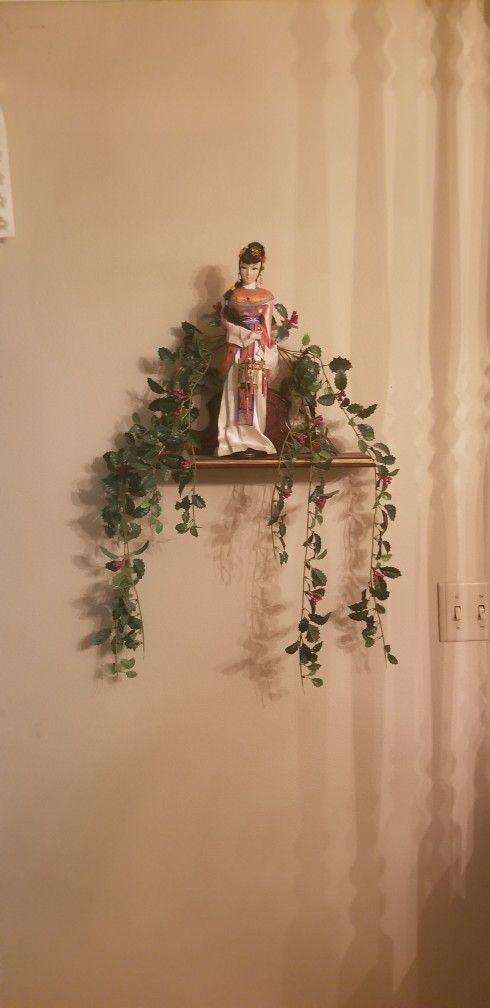 Oriental Doll Wall Decor