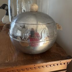 Vintage ice bucket penguins