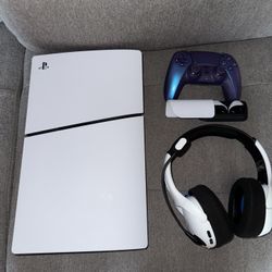 PlayStation 5 Slim Bundle + High-End Accessories – Adult Owned, Excellent Condition