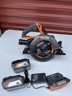 RIDGID 18V Brushless Cordless 7-1/4 in. Circular Saw With (2)4.0ah Battery And Charger 