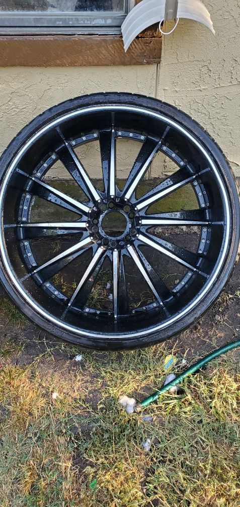 Borghini Wheels 28in. 295/25r28 Tires