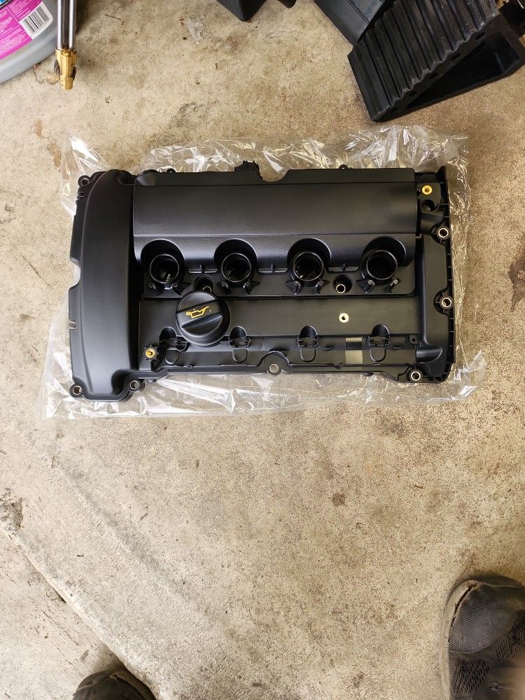 Mini Cooper S Valve Cover 2010