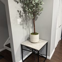 Geometric Marble Design End/Side table