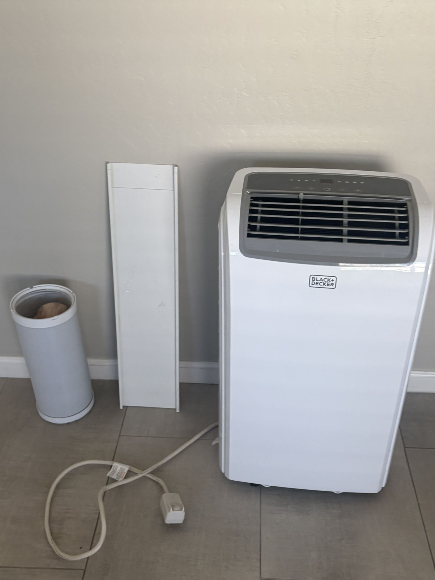 Black and Decker Portable Air Conditioner Plus Heat