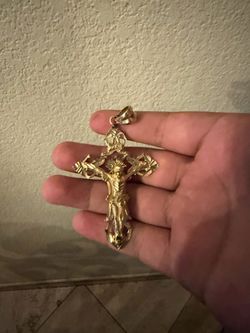 Cross pendant