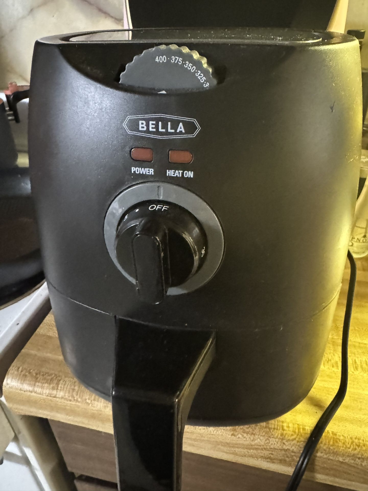BELLA 2-qt Air Fryer – Black, great for 1–2 people