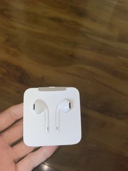 Wired Apple Earphones