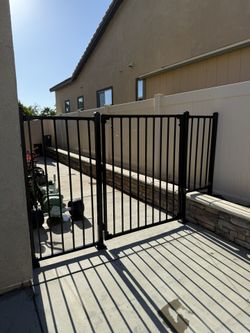 STEEL FENCE & GATES - DOG RUNS