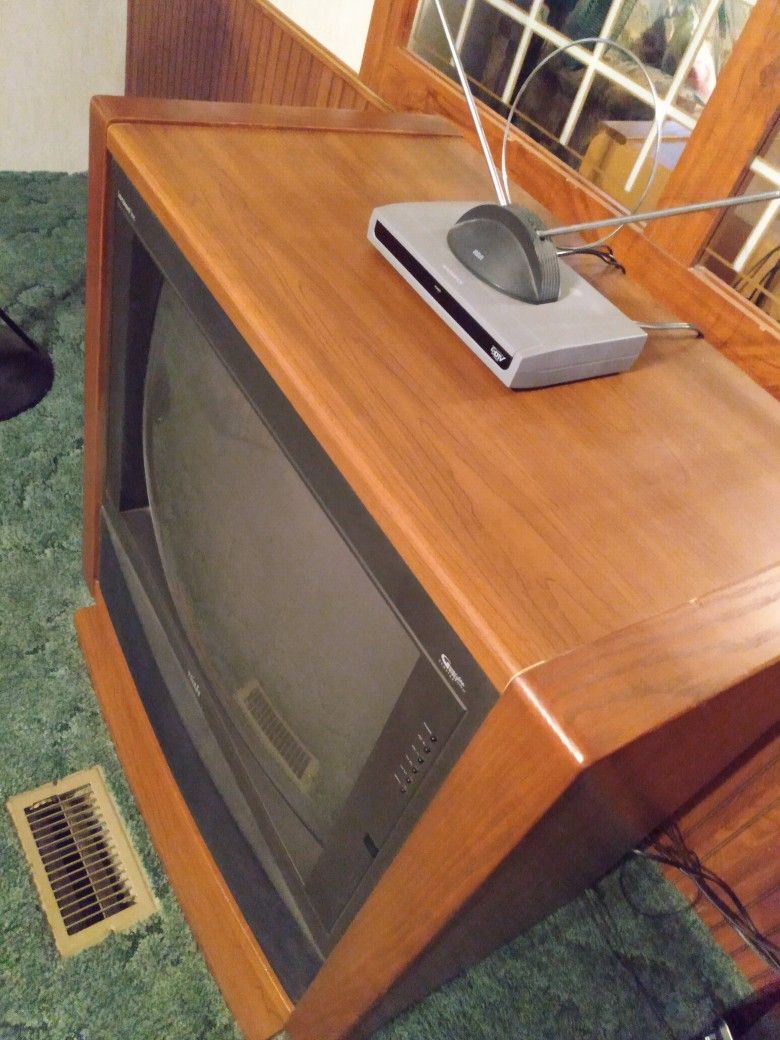 TV RCA 25 inch diagonal