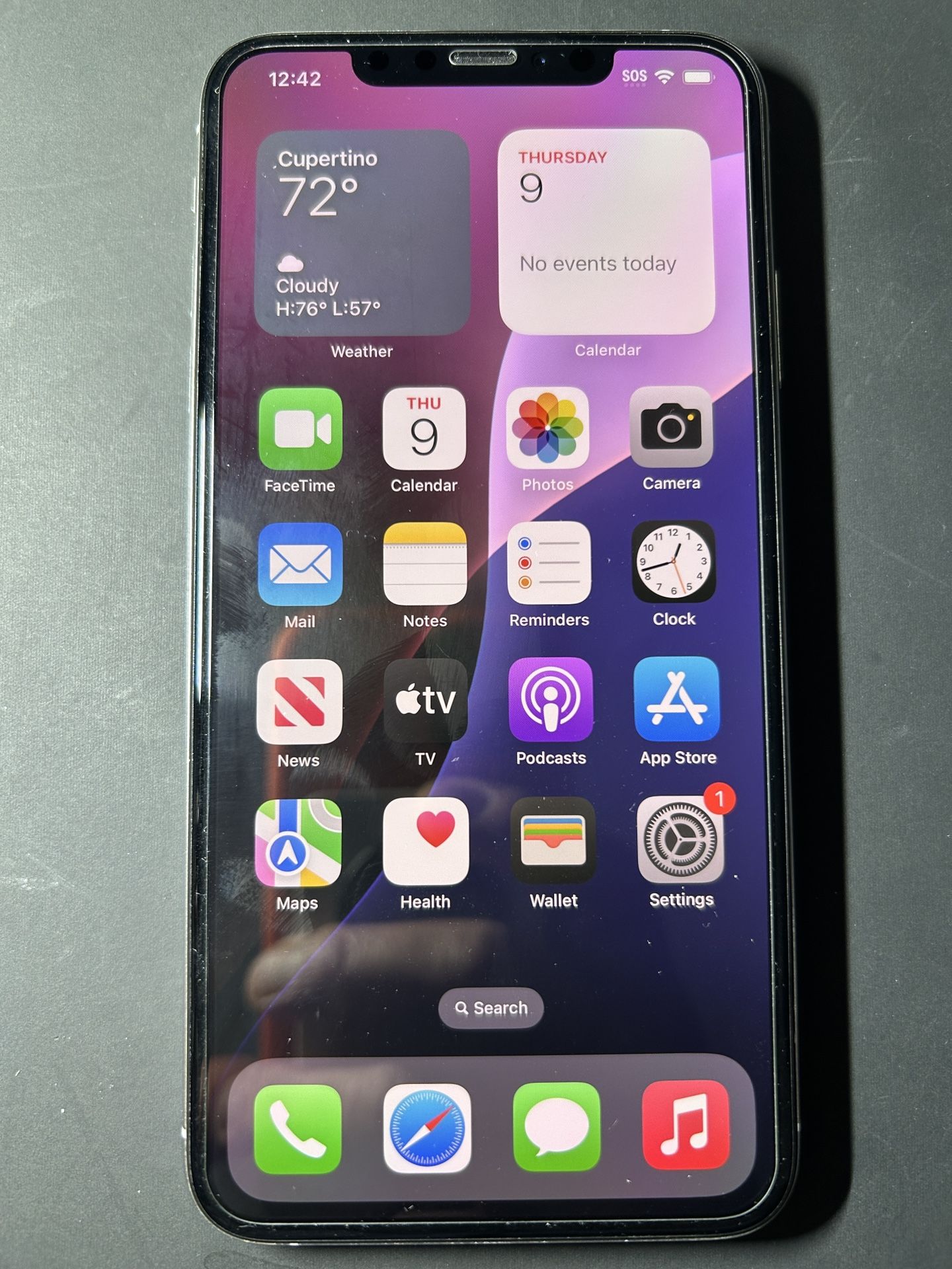 ** Apple iPhone XS Max 64GB Unlocked**