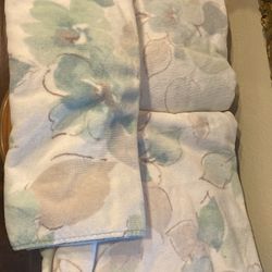 2 Bath Towels And One Hand Towel