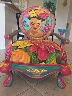 Frida khalo chair