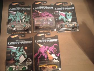 Hot Wheels Buzz Light-year Collection