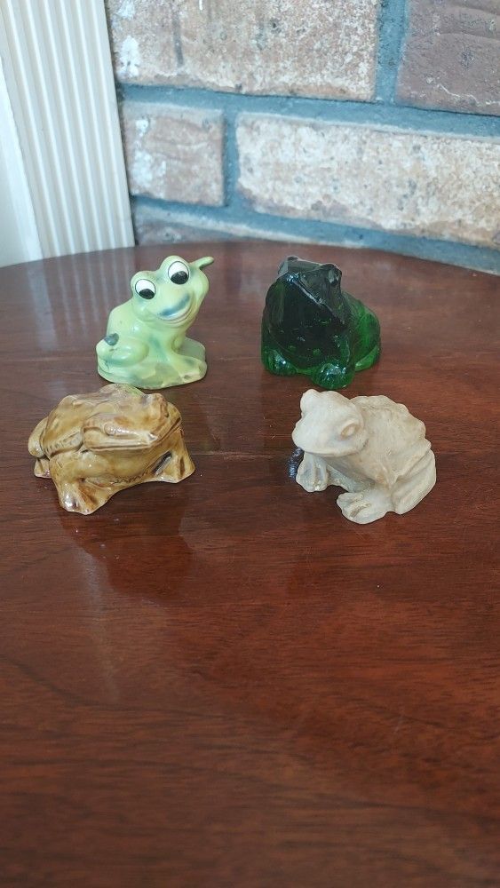 Vintage Miniature Frog Figurines Glass Stone Josef Ganz Green Brown