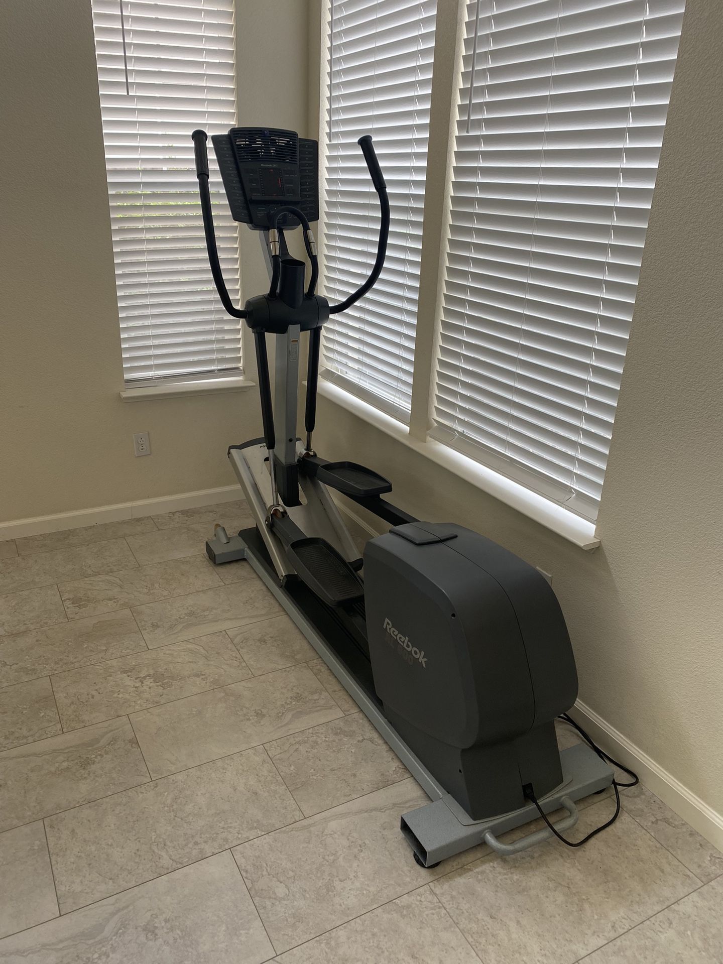 Elliptical Reebok Rl 900 Power Ramp for Sale in Antioch CA OfferUp