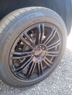 I Have This 20 In Rims That I'm Willing To Trade For A Set Of 20 Inch Chrome Rims