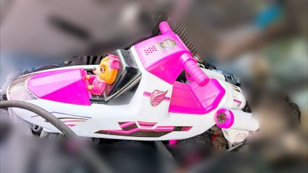 PAW Patrol Skye Toy Vehicle with Figure