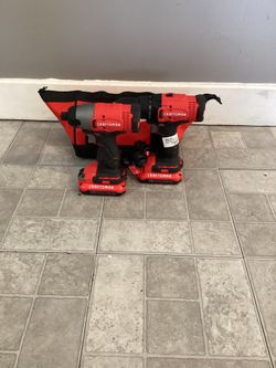 Craftsman 20V. Drill/Impact Driver Combo 