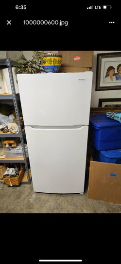 Very Clean Frigidaire Refrigerator