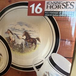 Running Horse Dinner Set 